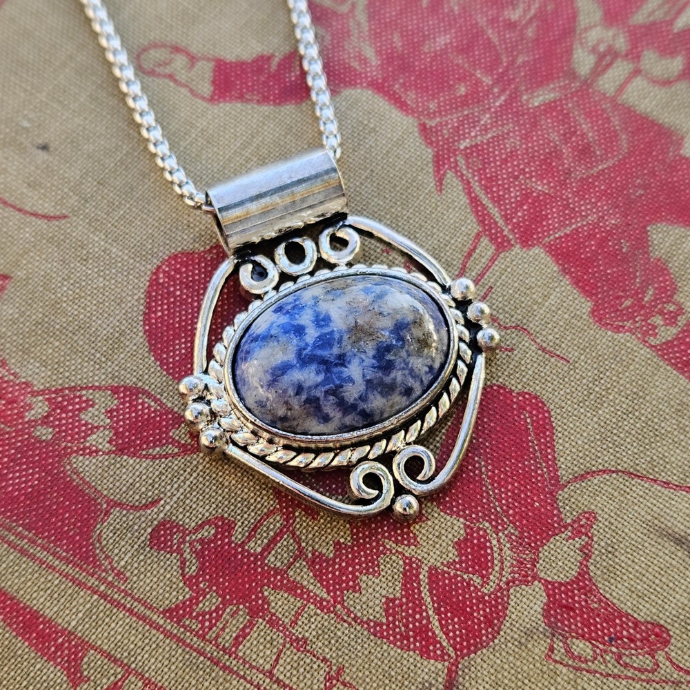 Vintage Style Blue Sodalite Stone Pendant Necklace Silver Tone Box Chain